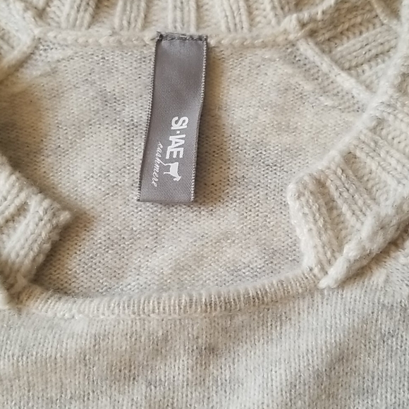SI-IAE Cashmere Sweater - Picture 2 of 6
